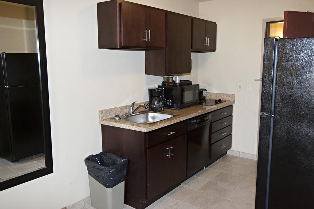 Cobblestone Inn & Suites - Langdon Buitenkant foto