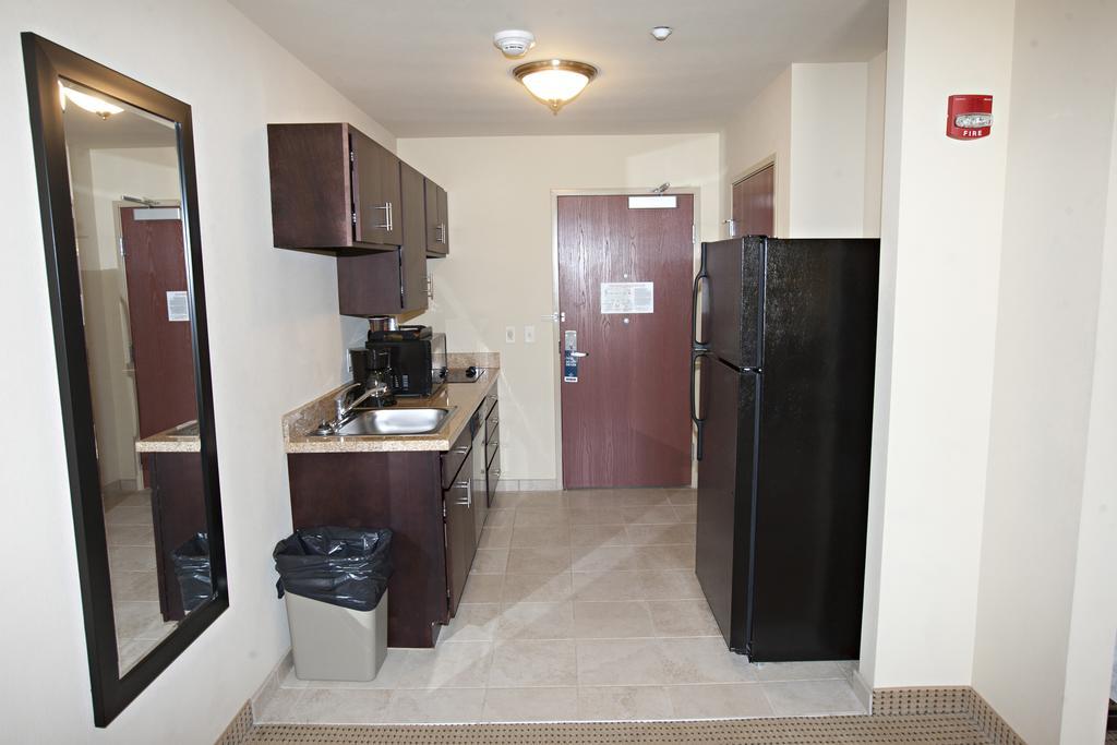 Cobblestone Inn & Suites - Langdon Buitenkant foto