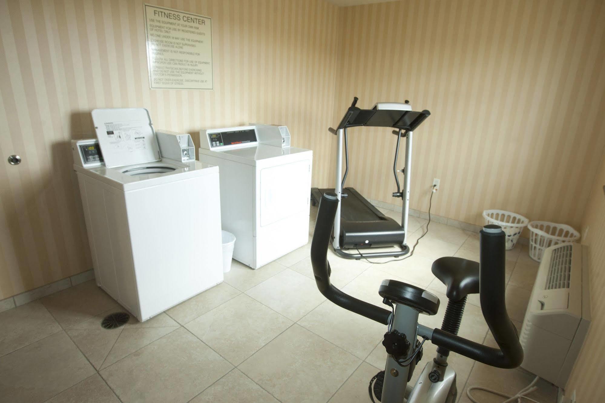 Cobblestone Inn & Suites - Langdon Buitenkant foto