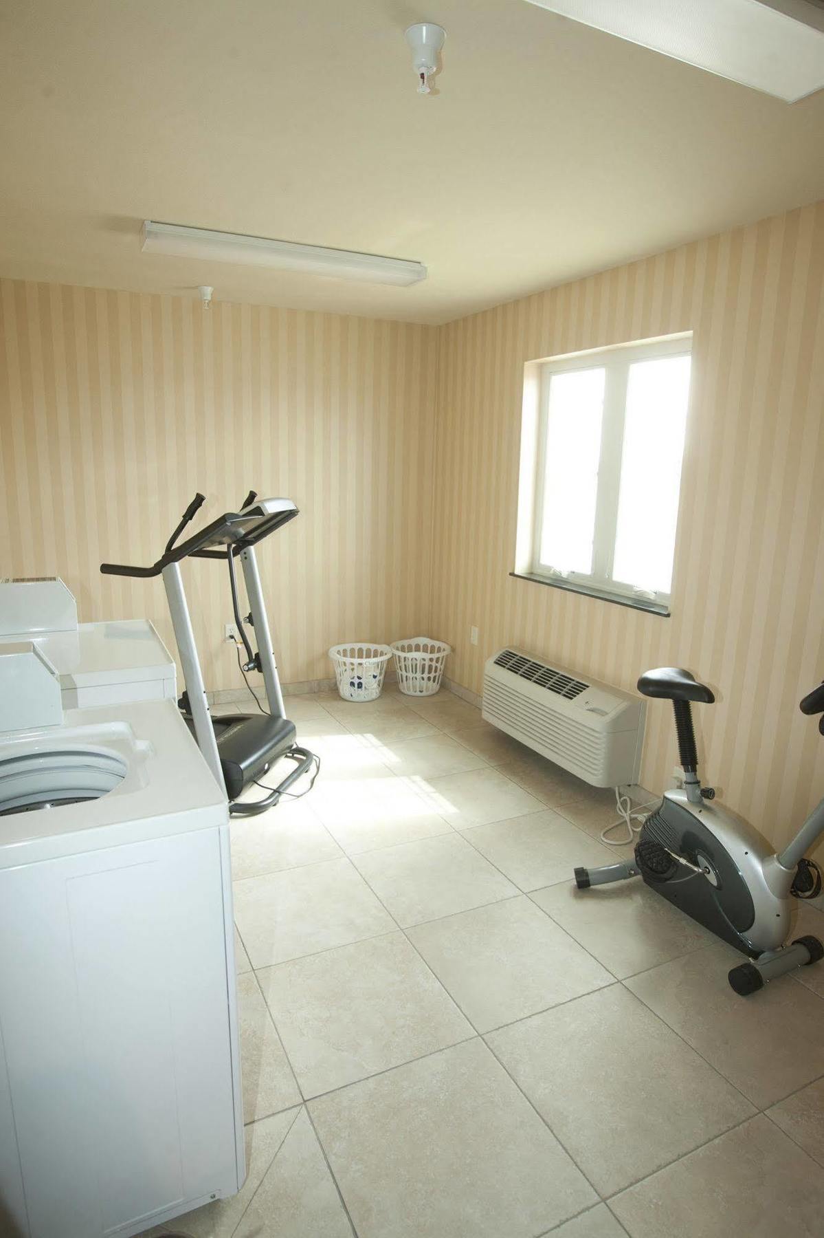 Cobblestone Inn & Suites - Langdon Buitenkant foto