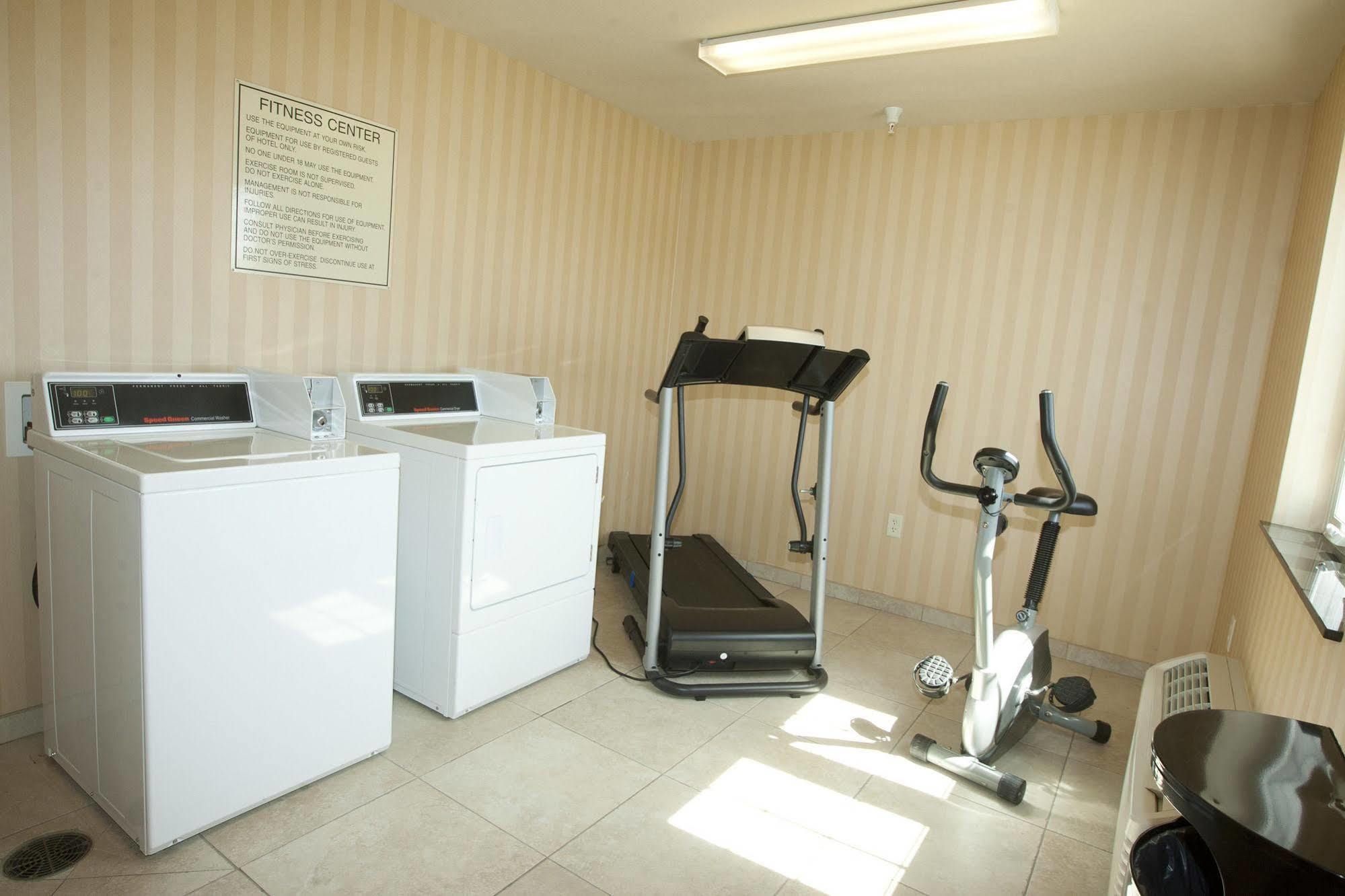 Cobblestone Inn & Suites - Langdon Buitenkant foto