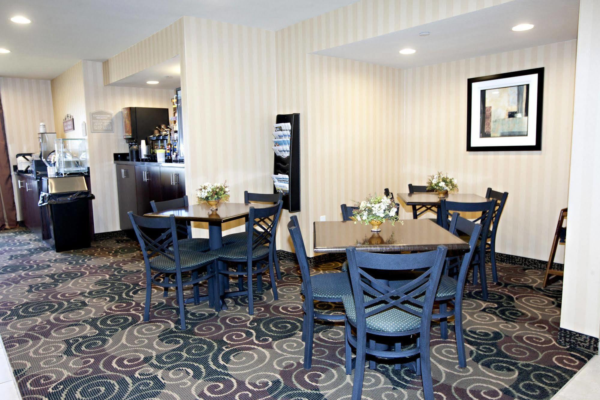 Cobblestone Inn & Suites - Langdon Buitenkant foto