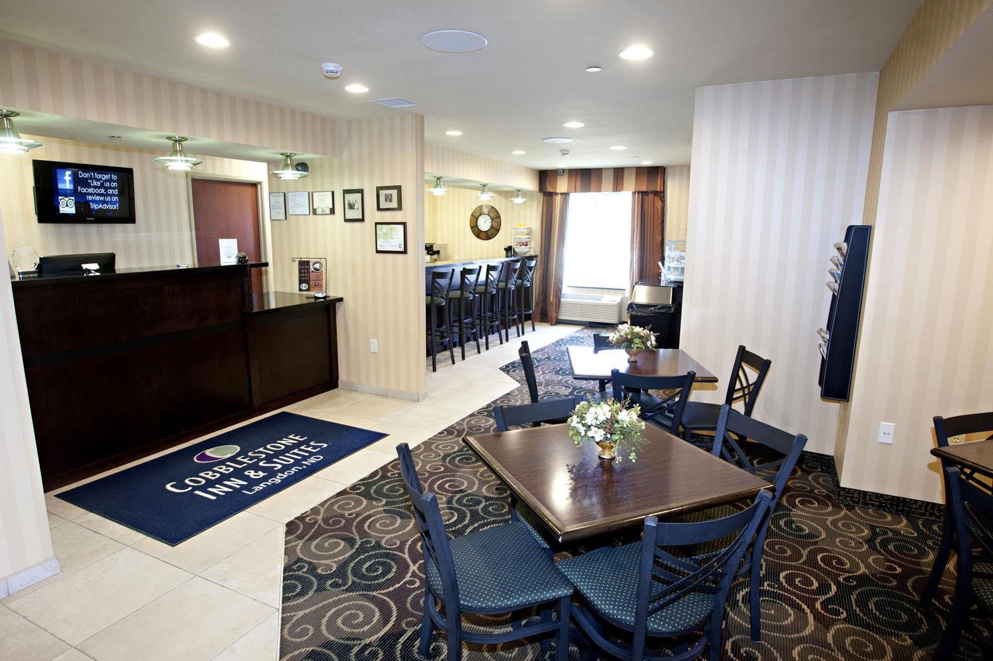 Cobblestone Inn & Suites - Langdon Buitenkant foto