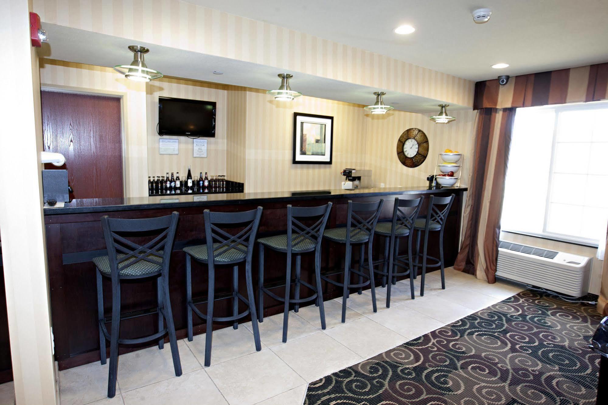 Cobblestone Inn & Suites - Langdon Buitenkant foto